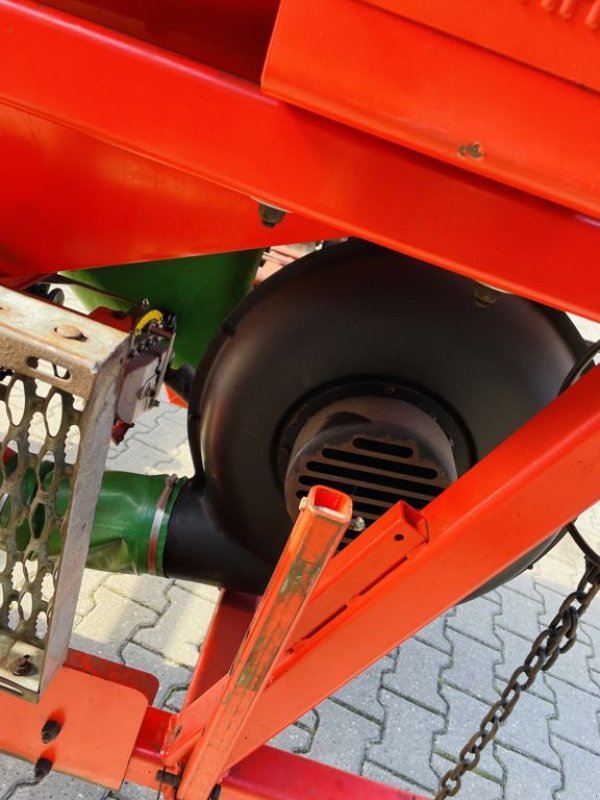 Sämaschine of the type Gaspardo Fronttank mechanisch PA, Neumaschine in Coevorden (Picture 5)