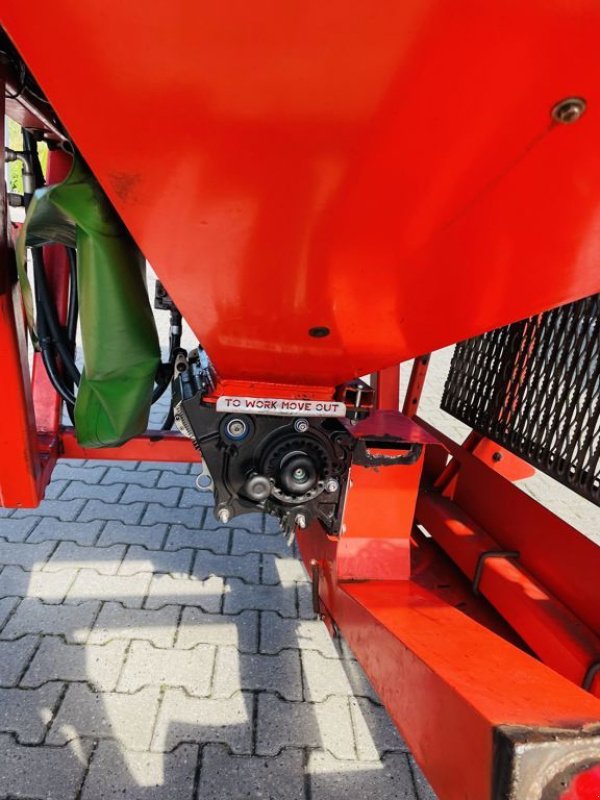 Sämaschine of the type Gaspardo Fronttank mechanisch PA, Neumaschine in Coevorden (Picture 4)