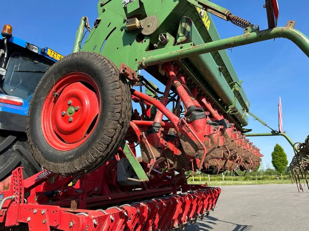 Sämaschine typu Lely Terra Rotorkopeg met Hassia DU 100 zaaimachine, Gebrauchtmaschine v BENNEKOM (Obrázek 9)