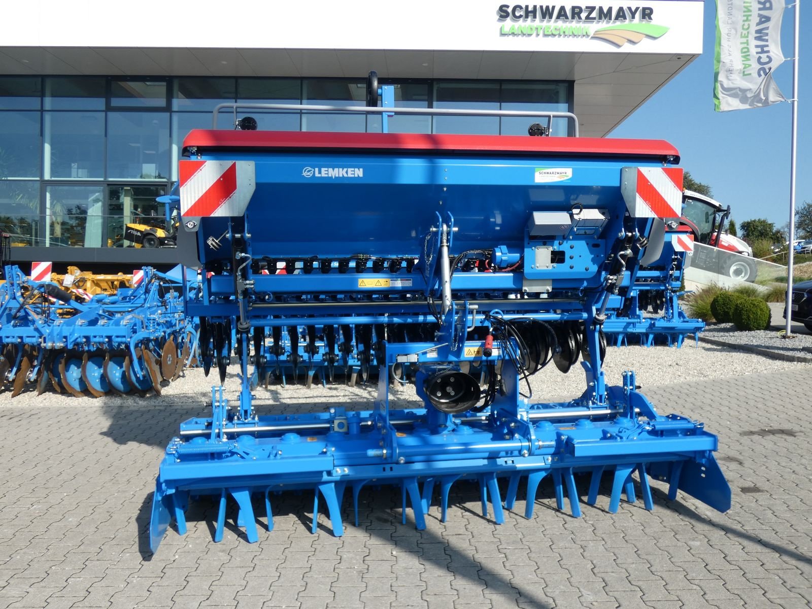 Sämaschine of the type Lemken Zirkon 8+Saphir 10 ISOBUS, Neumaschine in Schlitters (Picture 1)