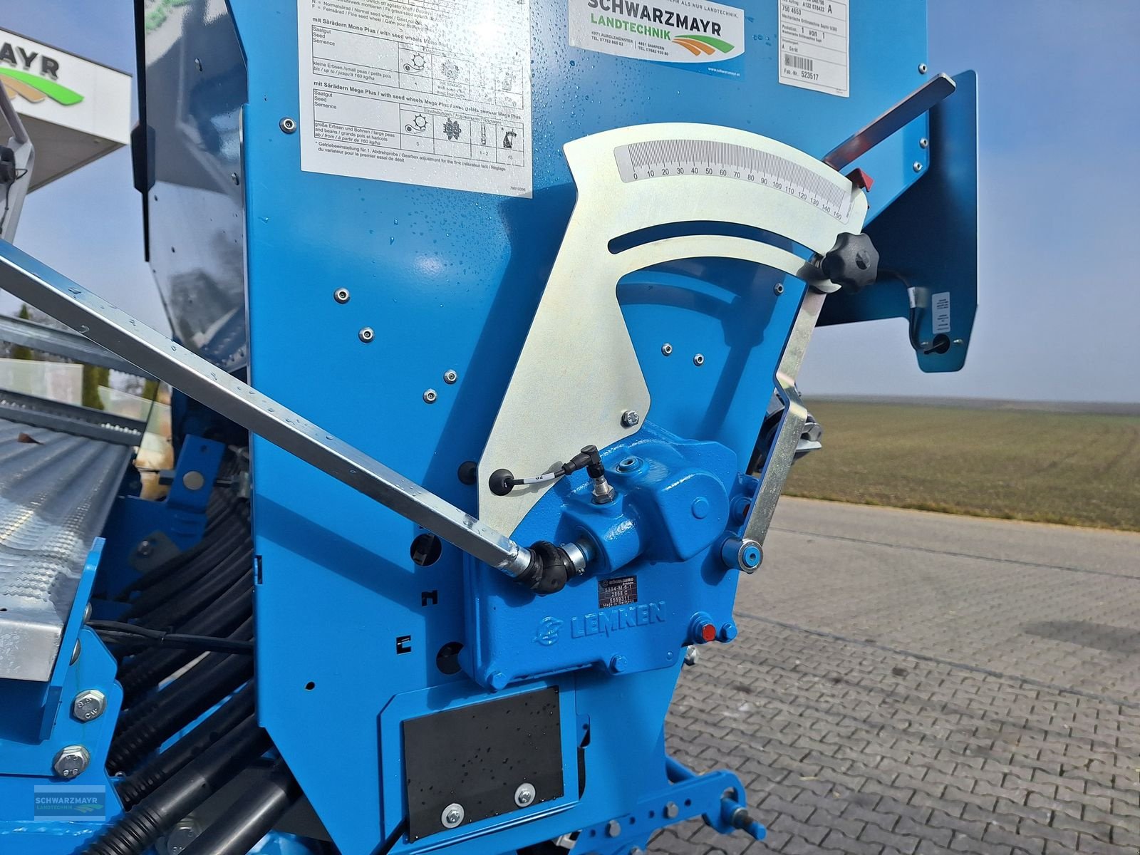 Sämaschine of the type Lemken Zirkon 8+Saphir 9, Neumaschine in Aurolzmünster (Picture 15)