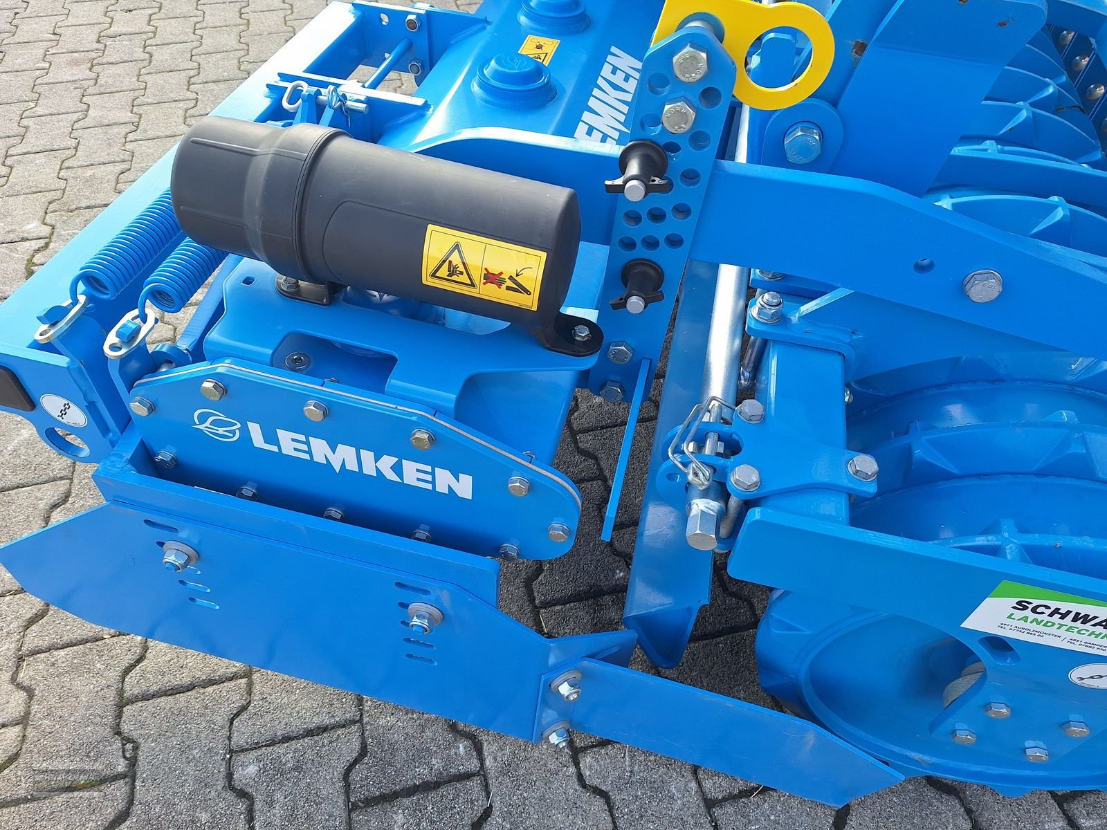 Sämaschine of the type Lemken Zirkon 8+Saphir 9, Neumaschine in Aurolzmünster (Picture 21)