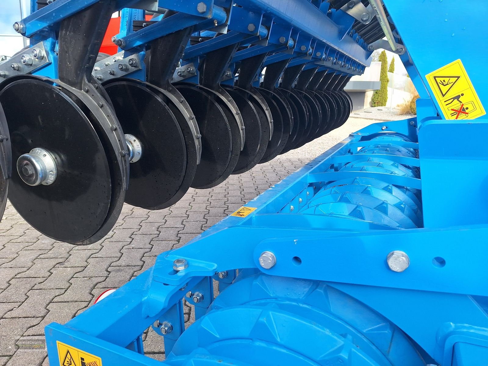 Sämaschine of the type Lemken Zirkon 8+Saphir 9, Neumaschine in Aurolzmünster (Picture 10)