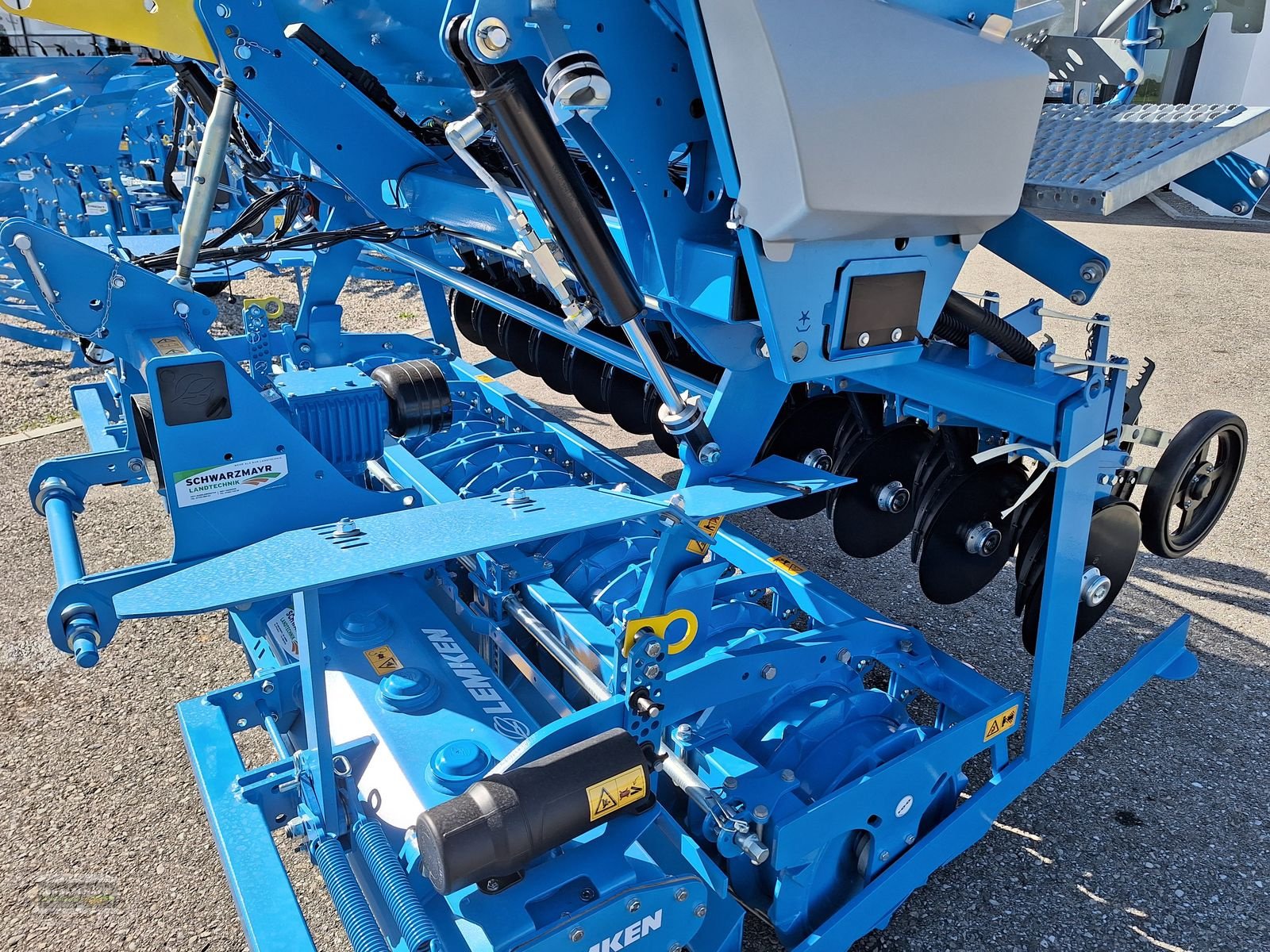 Sämaschine des Typs Lemken Zirkon 8+Saphir 9, Neumaschine in Gampern (Bild 8)