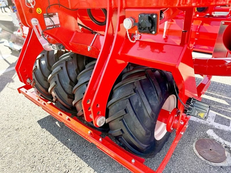 Sämaschine of the type Maschio /Gaspardo Säkombination 5 m klappbar / Fronttank, Neumaschine in St. Marienkirchen (Picture 8)