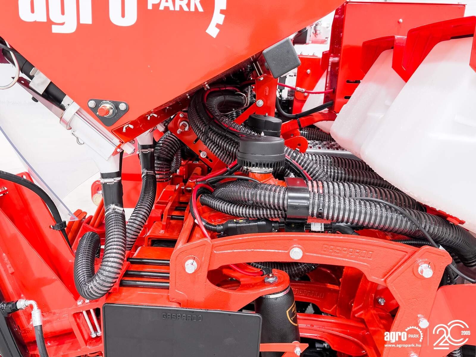 Sämaschine типа Maschio Chrono 306 6-row ISOBUS precision seed drill with electric microgranulate dispenser, Gebrauchtmaschine в Csengele (Фотография 28)