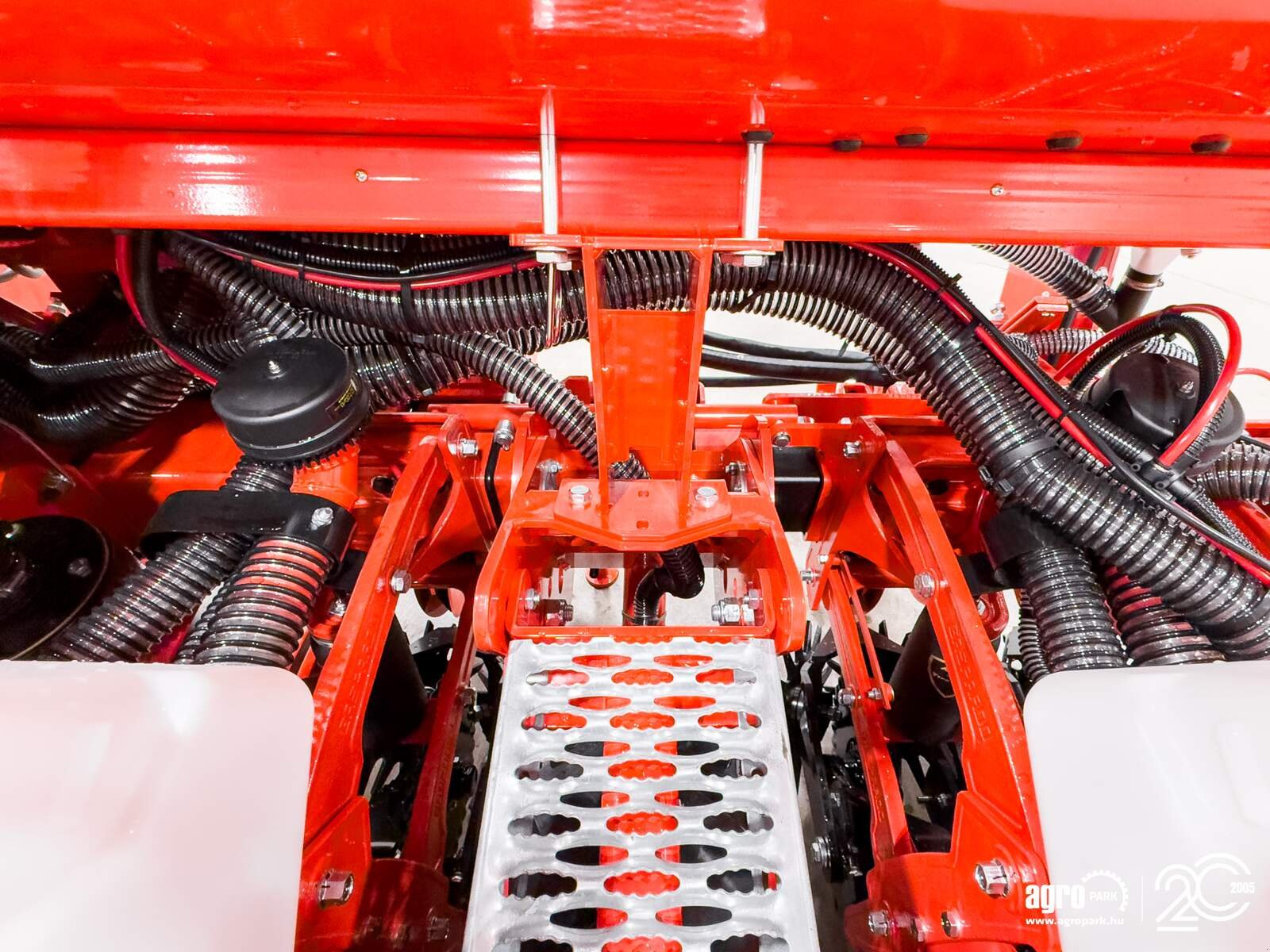 Sämaschine типа Maschio Chrono 306 6-row ISOBUS precision seed drill with electric microgranulate dispenser, Gebrauchtmaschine в Csengele (Фотография 29)