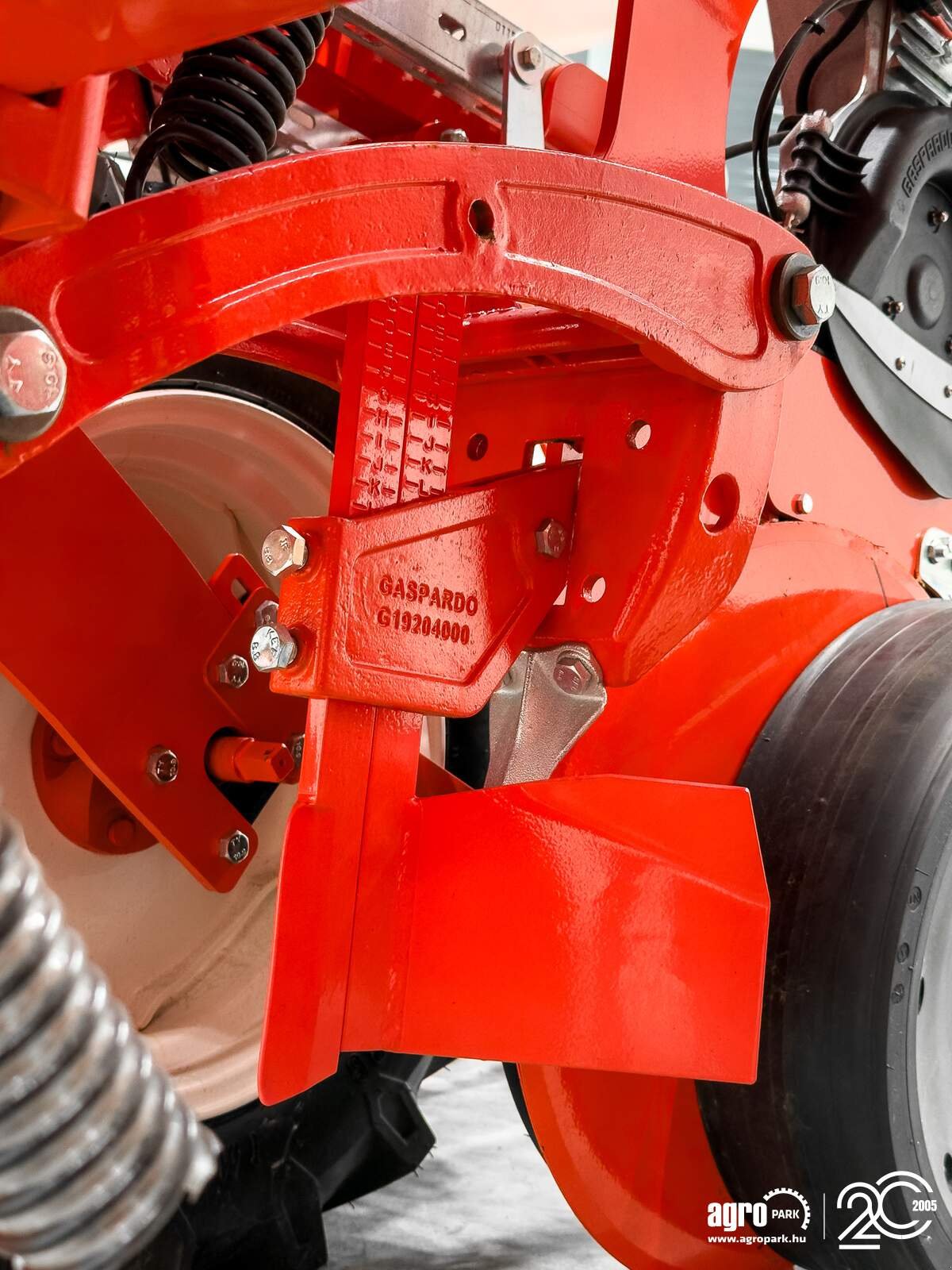 Sämaschine of the type Maschio MTE Isotronic 6-row ISOBUS precision seed drill with mechanical microgranulate dispenser, Gebrauchtmaschine in Csengele (Picture 21)