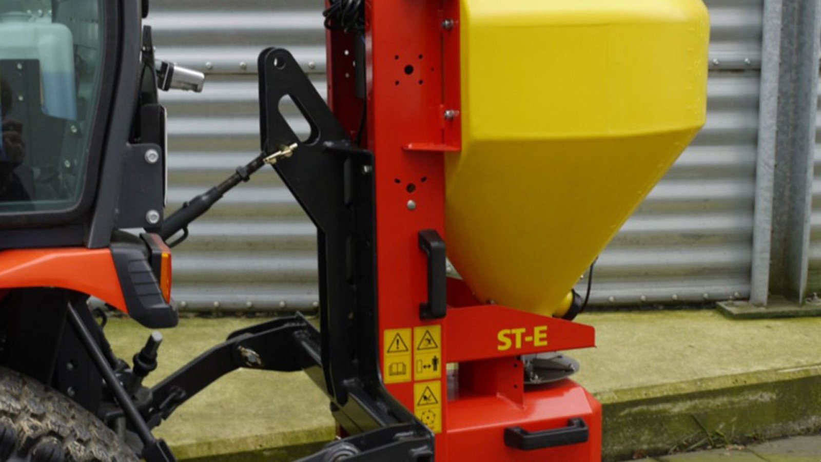 Sandstreuer & Salzstreuer tipa Adler Arbeitsmaschinen ST-E 120-200 liter, Gebrauchtmaschine u Vrå (Slika 5)