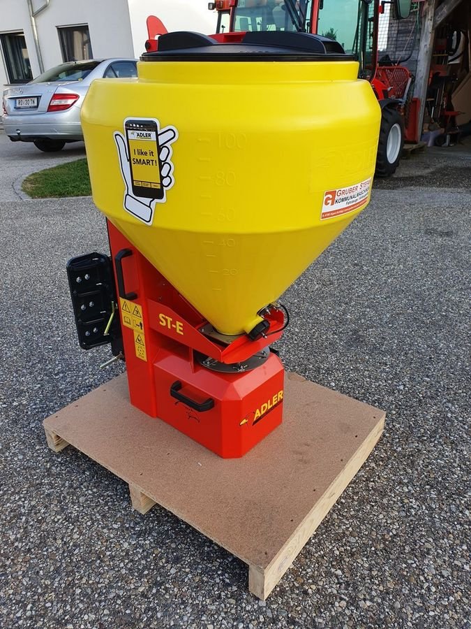 Sandstreuer & Salzstreuer of the type Adler Arbeitsmaschinen ST-E 120 Streuer Hoflader Radlader Lehner Rauch, Neumaschine in Aigen-Schlägl (Picture 5)