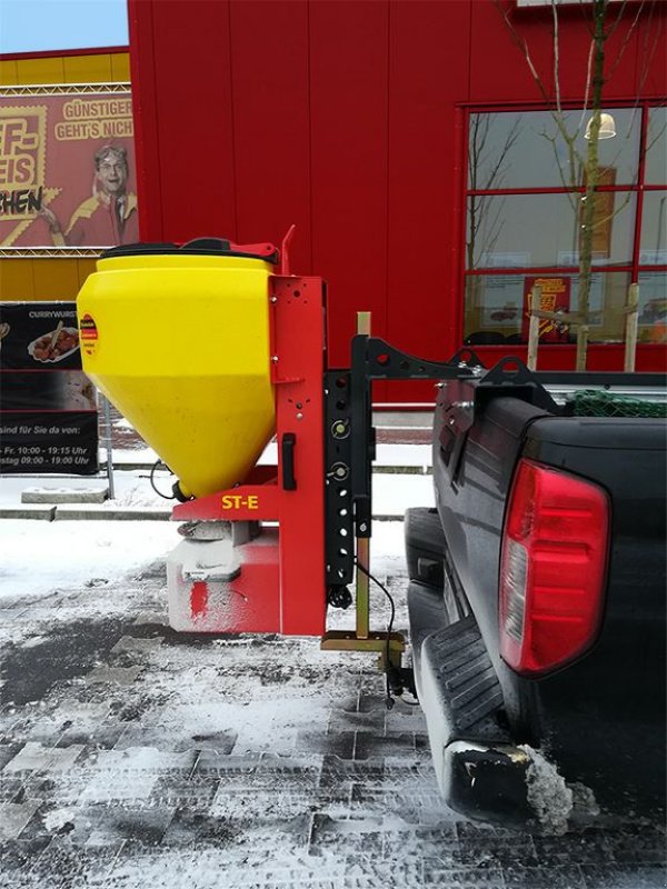 Sandstreuer & Salzstreuer tip Adler Arbeitsmaschinen ST-E Streuer Traktor Radlader Pick-up Lehner NEU, Neumaschine in Aigen-Schlägl (Poză 8)