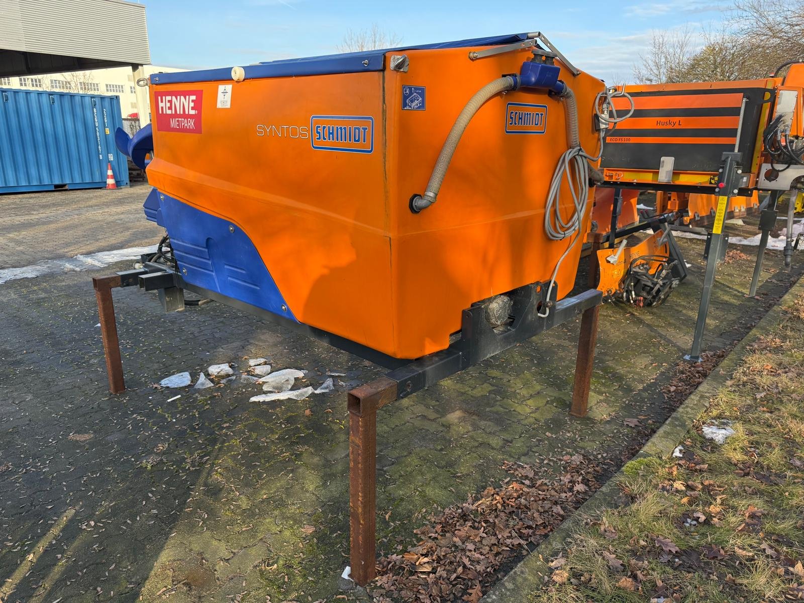 Sandstreuer & Salzstreuer des Typs Aebi Schmidt Synthos S15, Gebrauchtmaschine in Wiedemar (Bild 4)