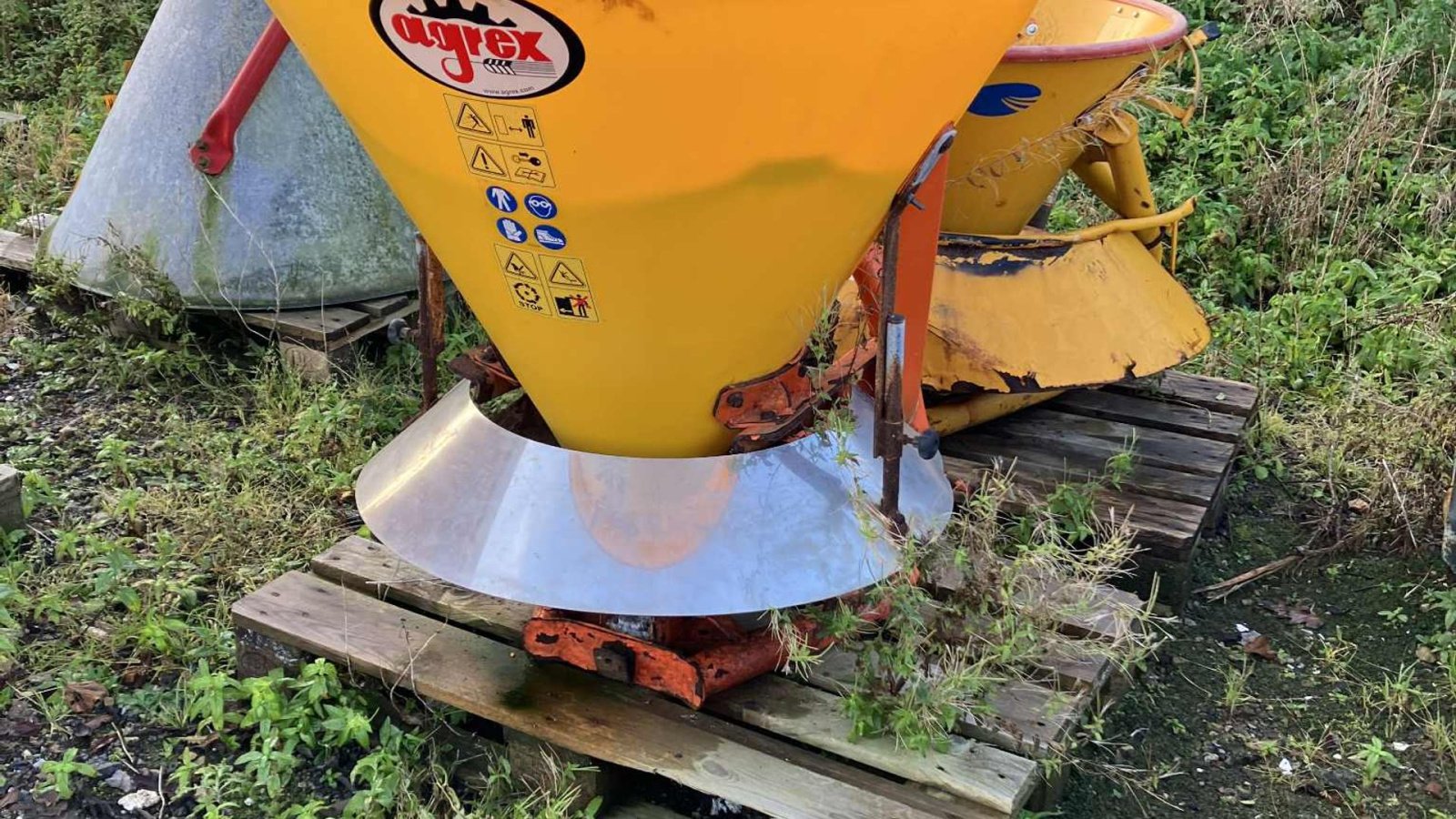 Sandstreuer & Salzstreuer типа agrex 300, Gebrauchtmaschine в Glamsbjerg (Фотография 1)