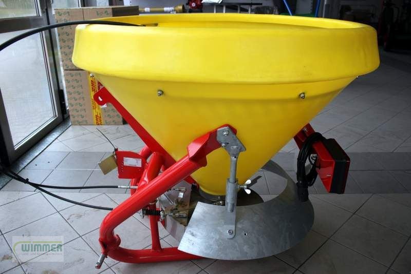 Sandstreuer & Salzstreuer des Typs Agromehanika AP 400, Gebrauchtmaschine in Kematen (Bild 3)
