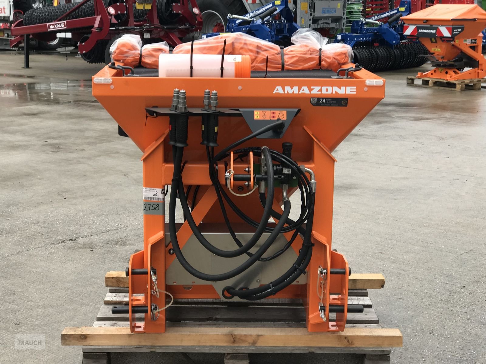 Sandstreuer & Salzstreuer des Typs Amazone E + S 301, Neumaschine in Burgkirchen (Bild 4)