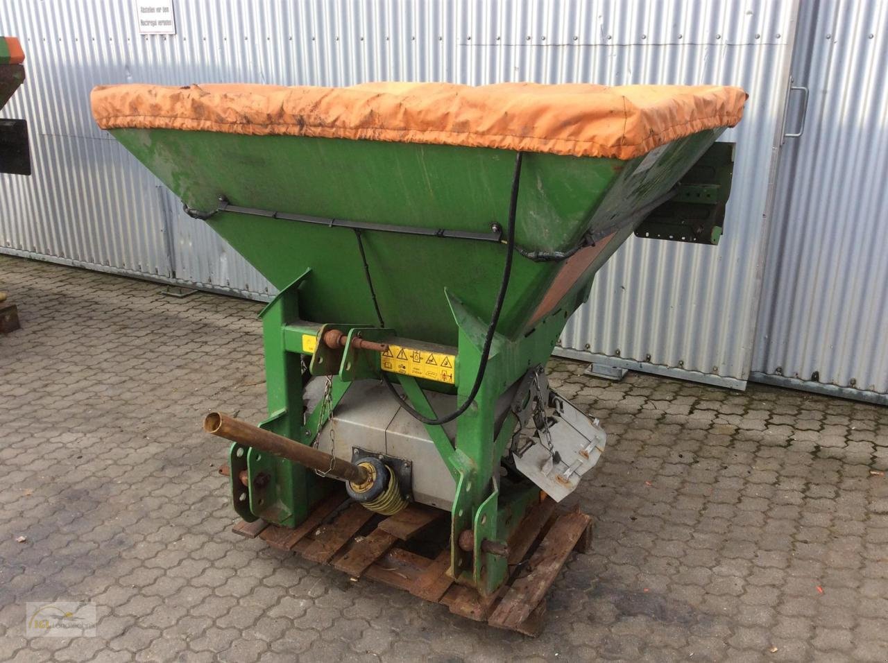 Sandstreuer & Salzstreuer of the type Amazone E + S 750 grün, Gebrauchtmaschine in Pfreimd (Picture 1)