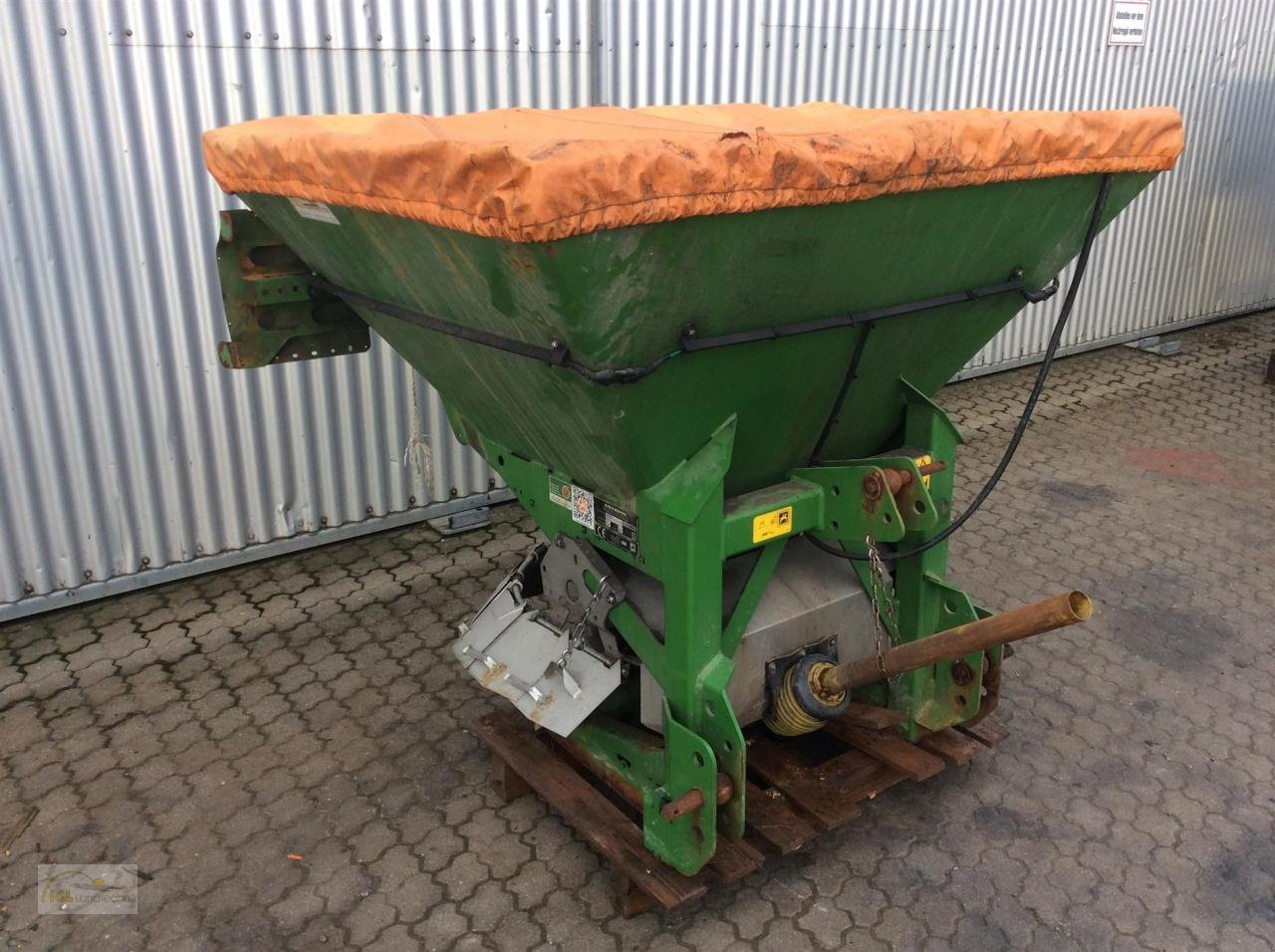 Sandstreuer & Salzstreuer of the type Amazone E + S 750 grün, Gebrauchtmaschine in Pfreimd (Picture 2)