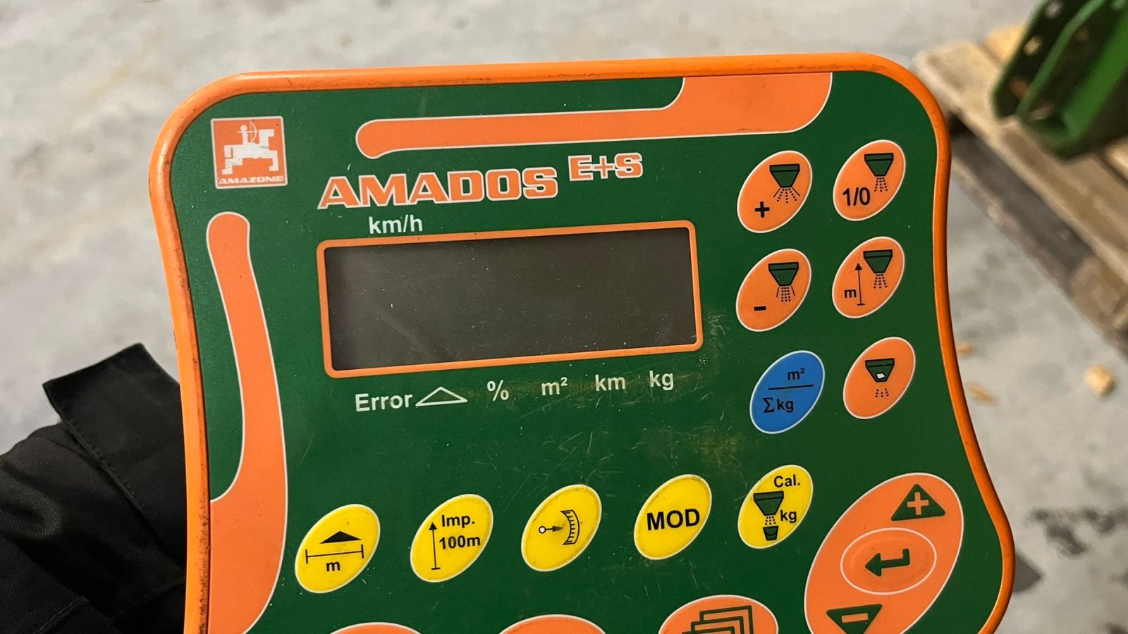 Sandstreuer & Salzstreuer typu Amazone E+S 750 Velholdt Salspreder som er meget lidt brugt, den er med Amados computer, Gebrauchtmaschine v Lintrup (Obrázek 3)