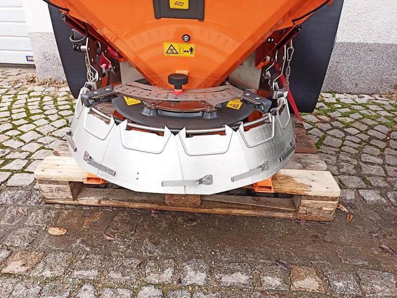 Sandstreuer & Salzstreuer des Typs Amazone E+S 751 Easy Winterdienststreuer, Neumaschine in St. Marienkirchen (Bild 6)