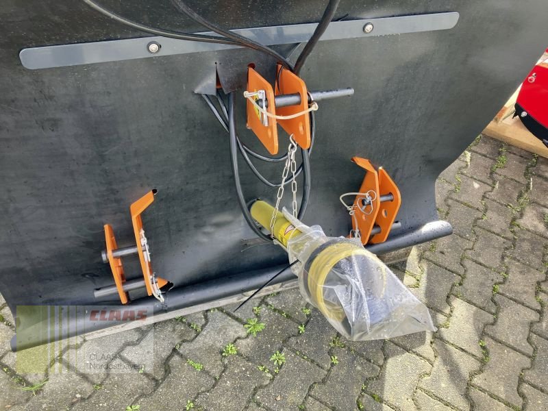 Sandstreuer & Salzstreuer des Typs Amazone E+S 751 KOMMUNAL, Neumaschine in Schwandorf (Bild 12)