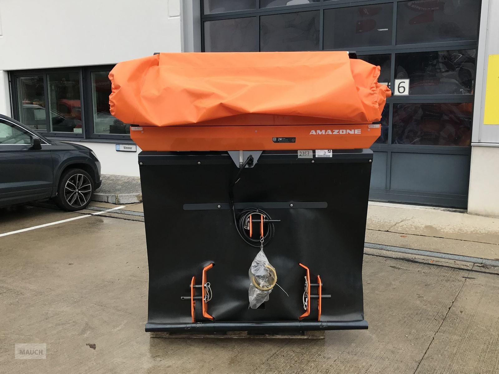 Sandstreuer & Salzstreuer от тип Amazone E + S 751 mit EasySet IceTiger Terminal, Neumaschine в Burgkirchen (Снимка 4)