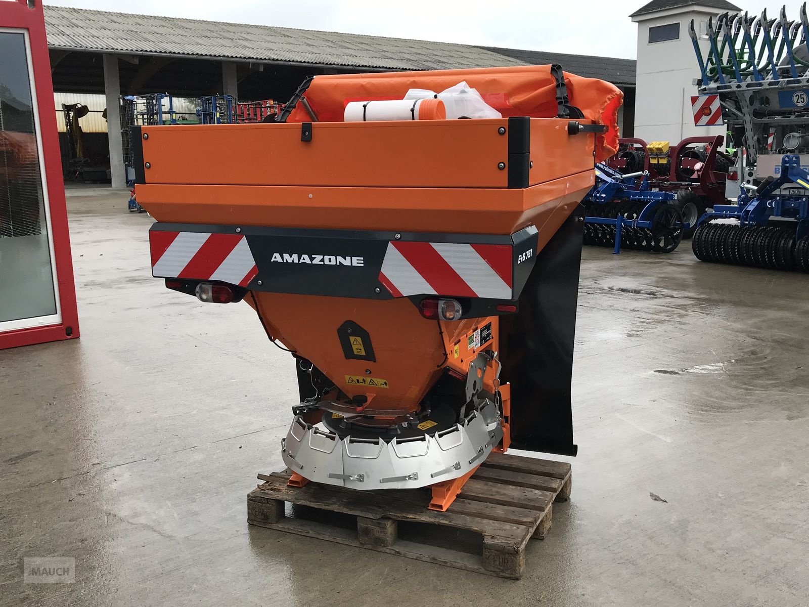 Sandstreuer & Salzstreuer от тип Amazone E + S 751 mit EasySet IceTiger Terminal, Neumaschine в Burgkirchen (Снимка 1)