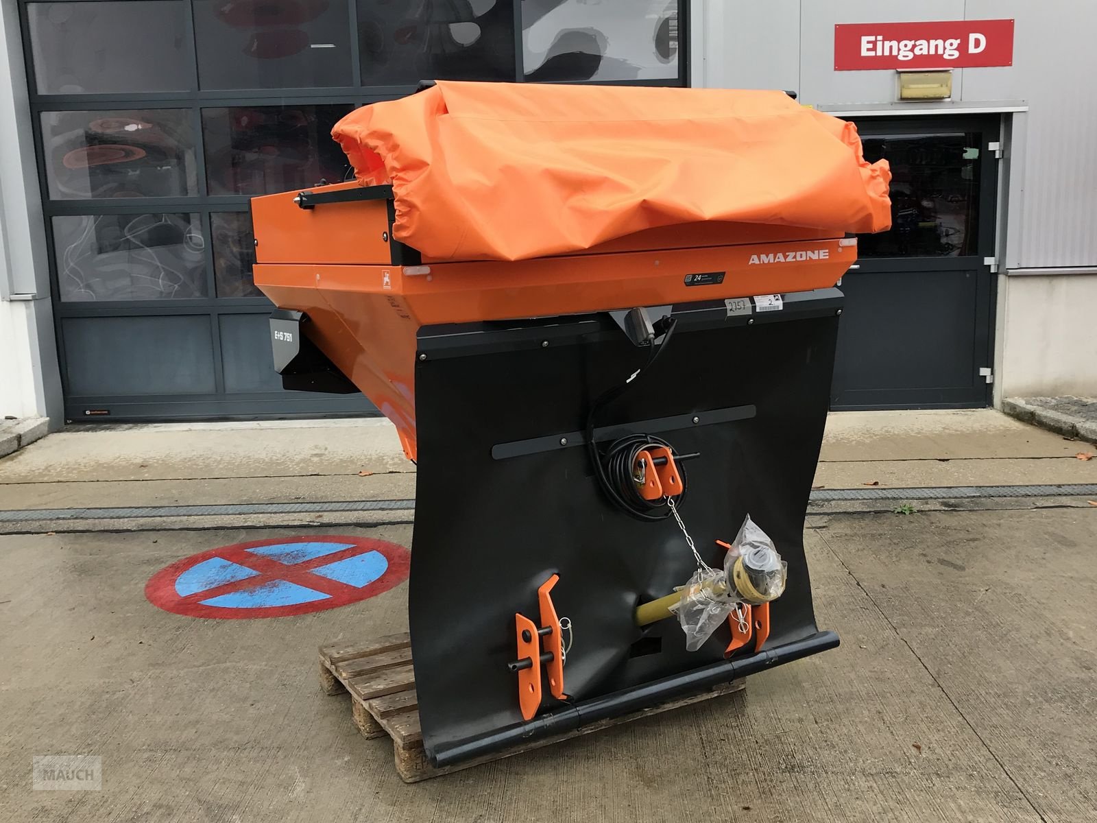 Sandstreuer & Salzstreuer от тип Amazone E + S 751 mit EasySet IceTiger Terminal, Neumaschine в Burgkirchen (Снимка 3)