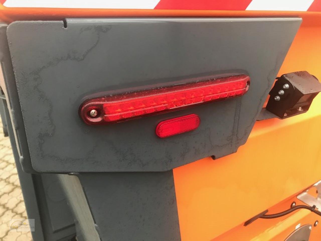 Sandstreuer & Salzstreuer des Typs Amazone IceTiger Orange, Neumaschine in Pfreimd (Bild 6)