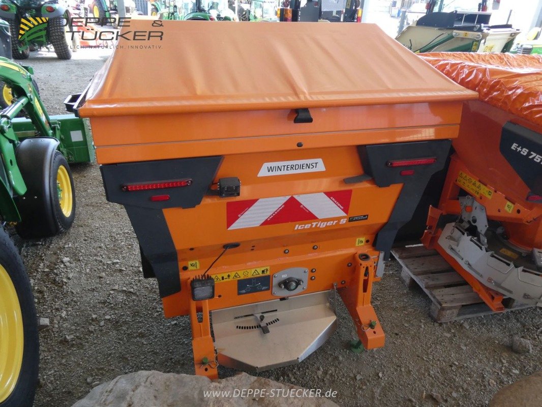 Sandstreuer & Salzstreuer of the type Amazone IceTiger S, Neumaschine in Lauterberg/Barbis (Picture 5)