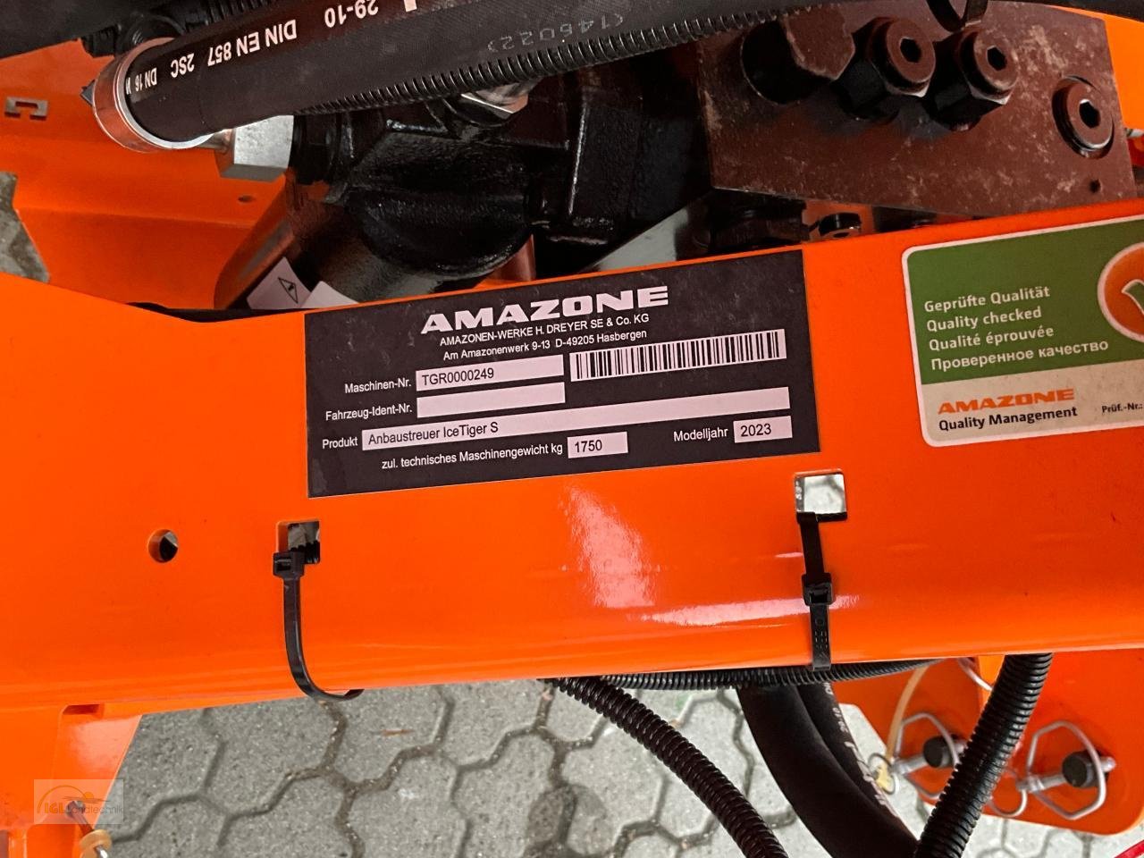 Sandstreuer & Salzstreuer of the type Amazone IceTiger S, Neumaschine in Pfreimd (Picture 4)