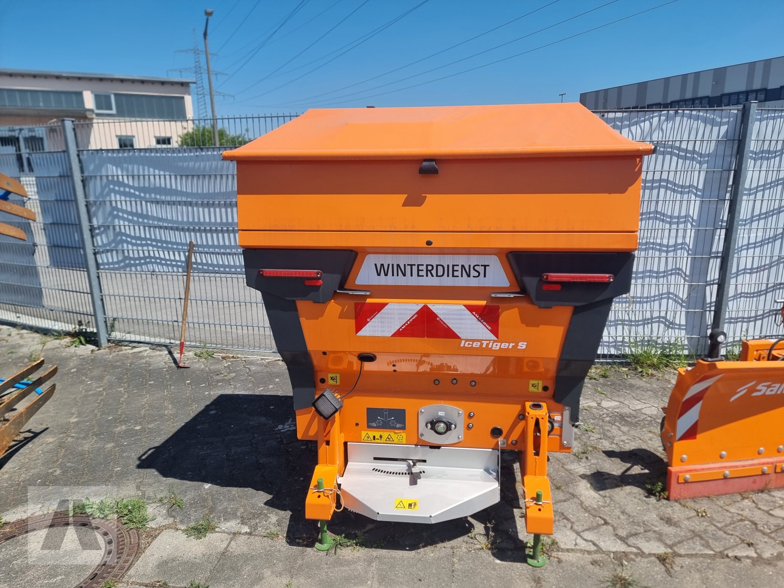 Sandstreuer & Salzstreuer tipa Amazone IceTiger, Neumaschine u Regensburg (Slika 1)