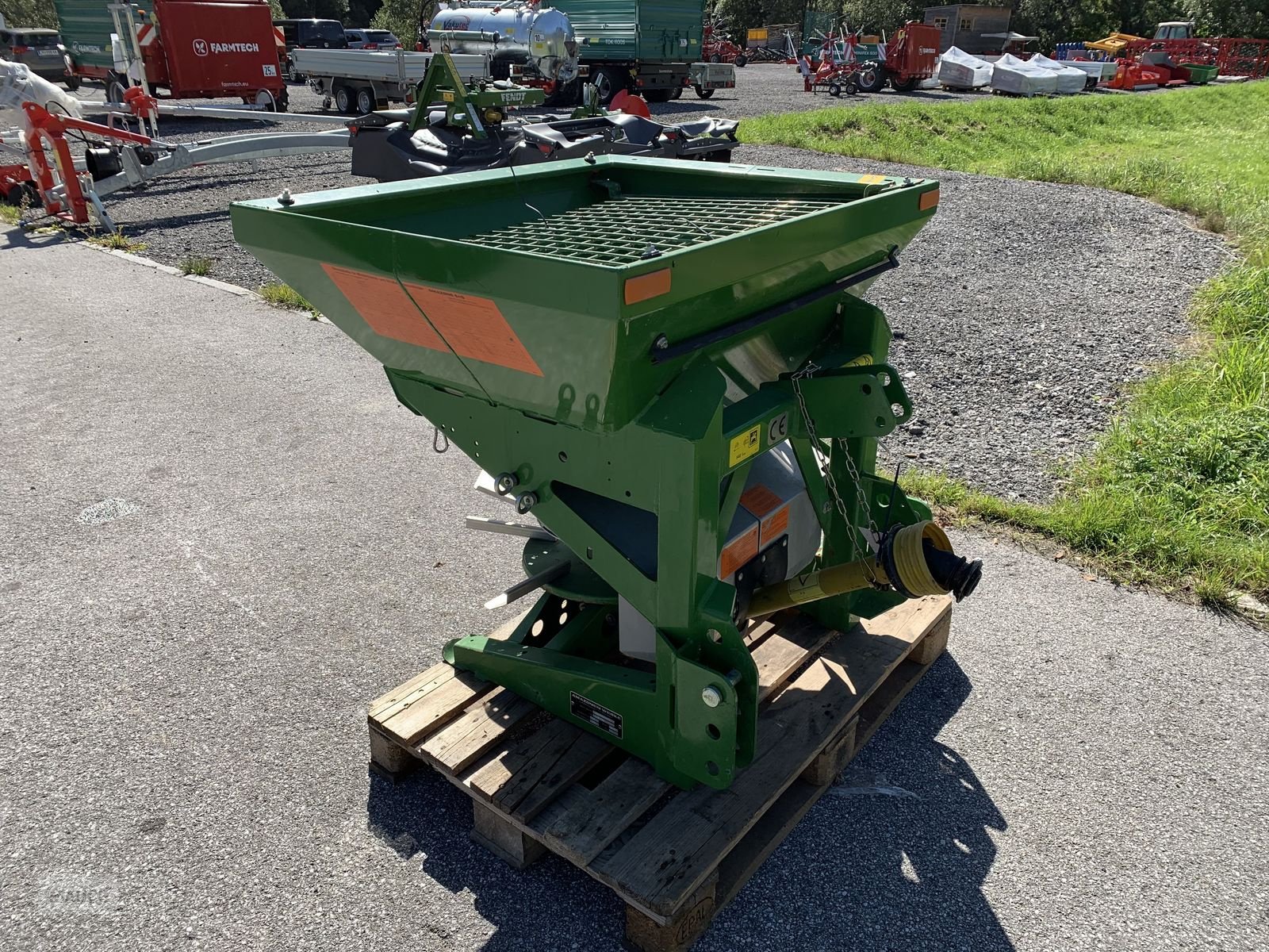 Sandstreuer & Salzstreuer от тип Amazone Splittstreuer E+S 300, Gebrauchtmaschine в Eben (Снимка 8)