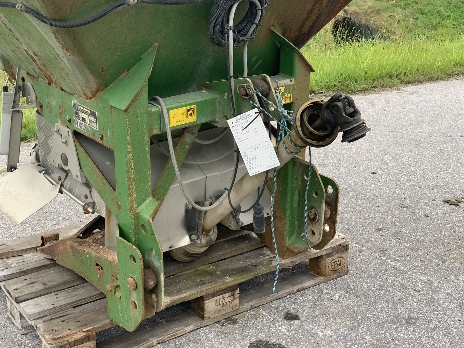 Sandstreuer & Salzstreuer des Typs Amazone Streuer E+S 750, Gebrauchtmaschine in Eben (Bild 3)