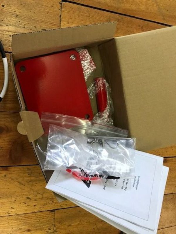 Sandstreuer & Salzstreuer des Typs APV Salzstreuer WD40M2 Winterdienststreuer, Neumaschine in Tamsweg (Bild 12)