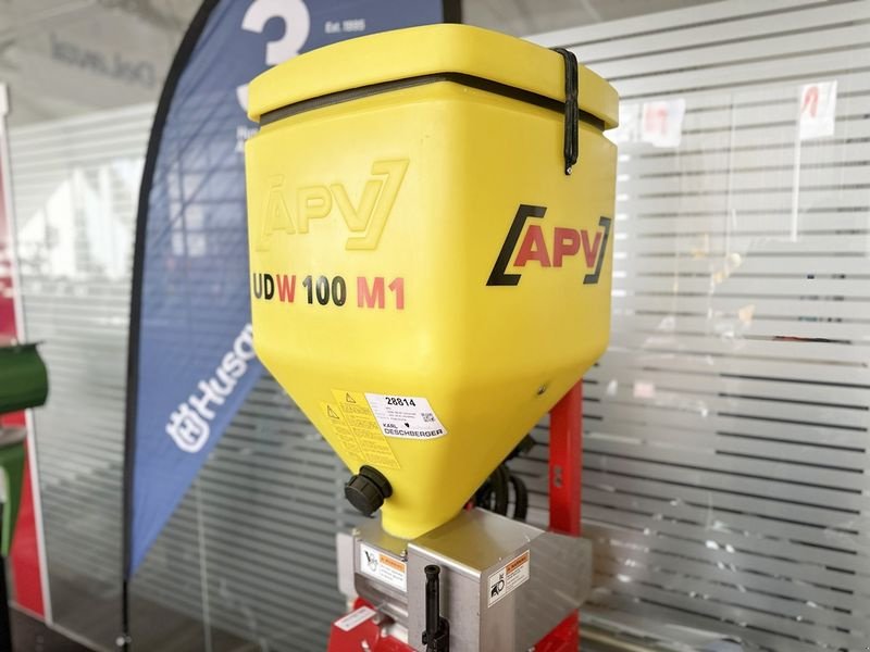 Sandstreuer & Salzstreuer a típus APV UDW 100 M1 Universaldosierer, Neumaschine ekkor: St. Marienkirchen