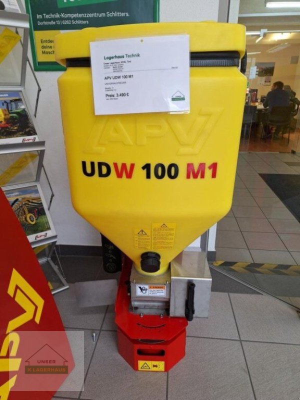 Sandstreuer & Salzstreuer tipa APV UDW 100 M1, Neumaschine u Schlitters (Slika 1)