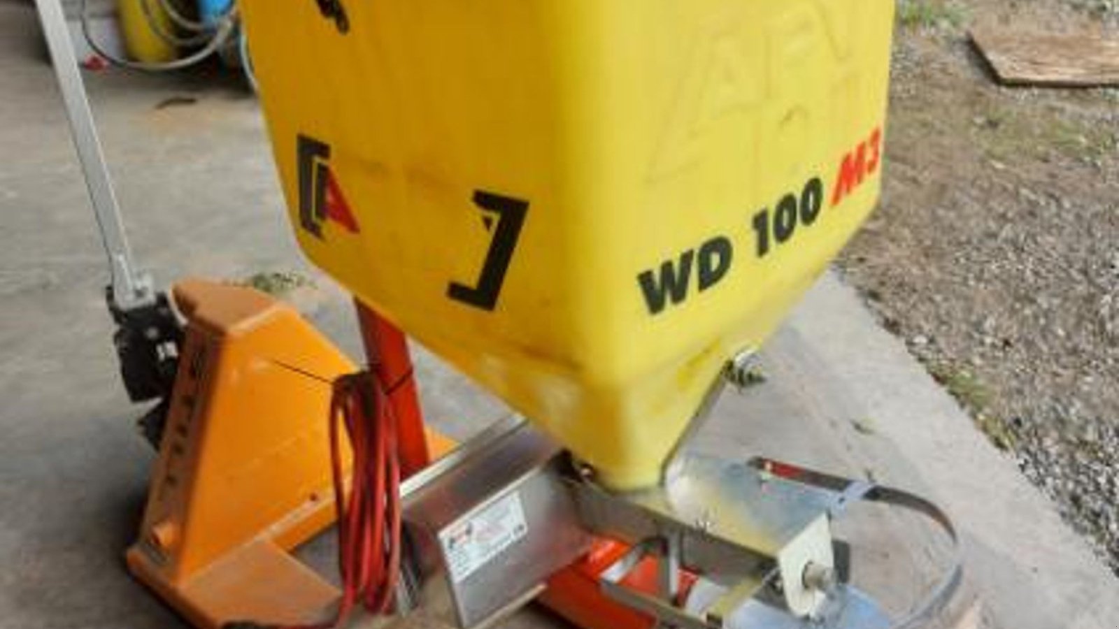 Sandstreuer & Salzstreuer типа APV WD 100 M3 WD 100 M3, Gebrauchtmaschine в Odense SV (Фотография 3)