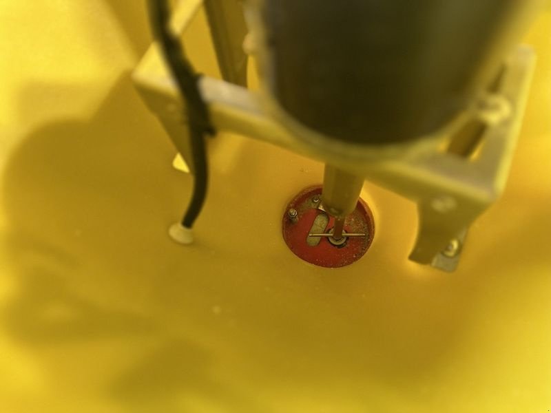 Sandstreuer & Salzstreuer от тип APV WD 40 M2 Kleinstreuer, Gebrauchtmaschine в St. Marienkirchen (Снимка 8)