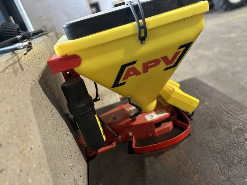 Sandstreuer & Salzstreuer от тип APV WD 40 M2 Kleinstreuer, Gebrauchtmaschine в St. Marienkirchen (Снимка 3)