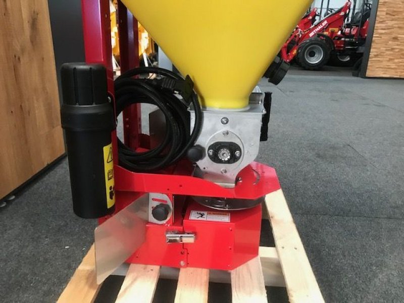 Sandstreuer & Salzstreuer des Typs APV Winterdienststreuer UDW 100 M1, Neumaschine in Tamsweg (Bild 7)