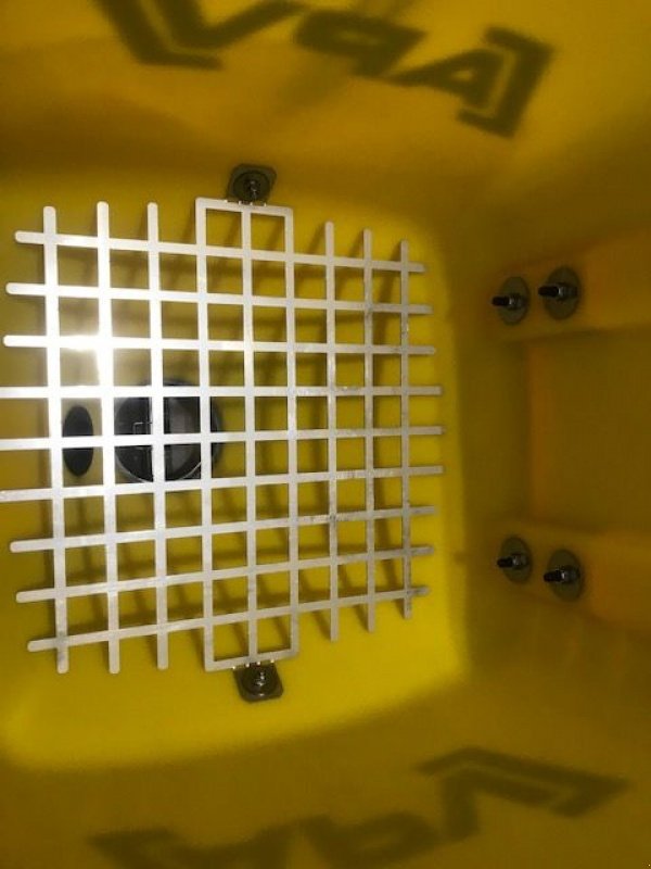 Sandstreuer & Salzstreuer des Typs APV Winterdienststreuer UDW 100 M1, Neumaschine in Tamsweg (Bild 11)