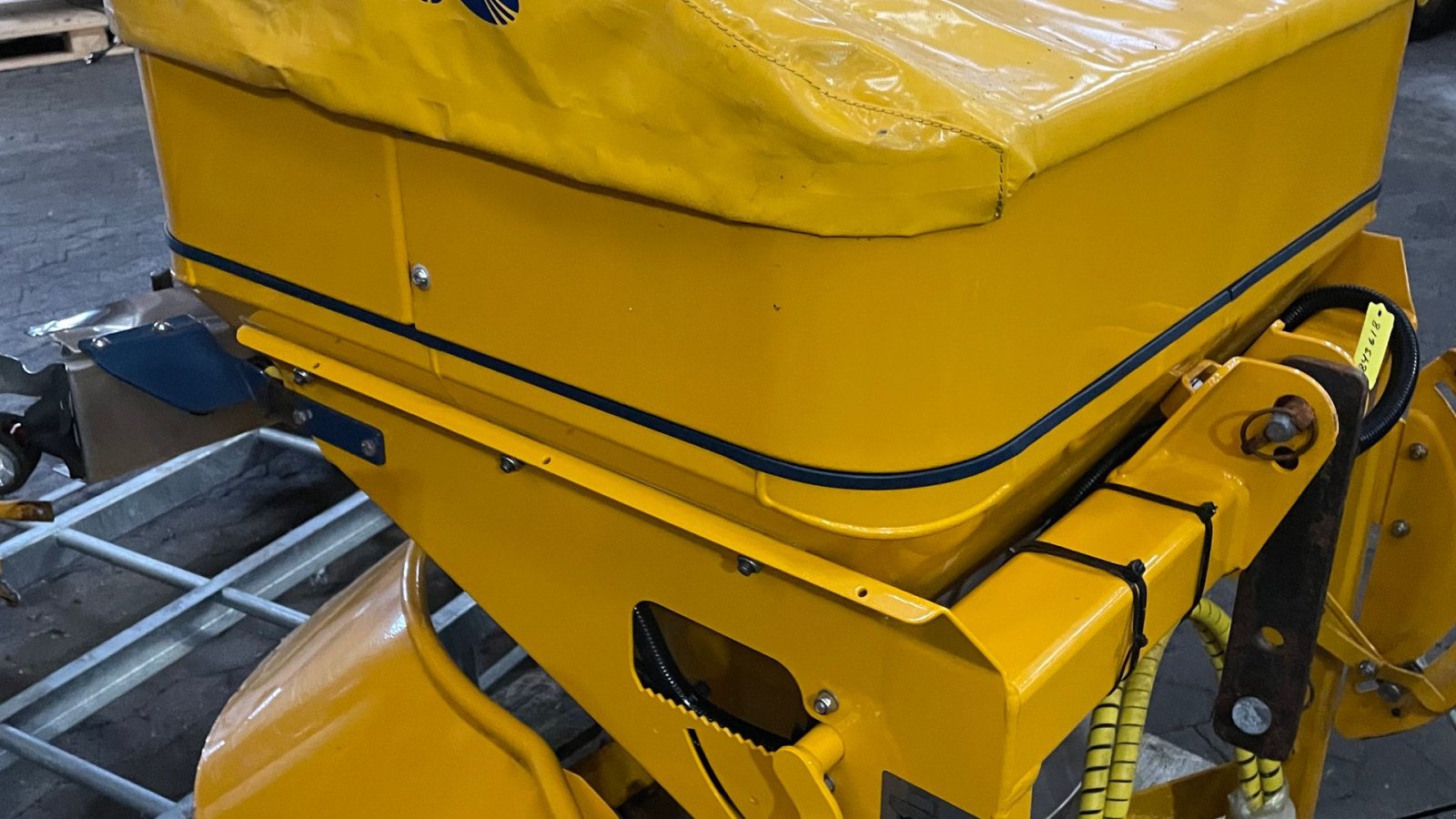 Sandstreuer & Salzstreuer tipa Bogballe S2 S2 Hydr. Saltspreder, Gebrauchtmaschine u Helsinge (Slika 3)