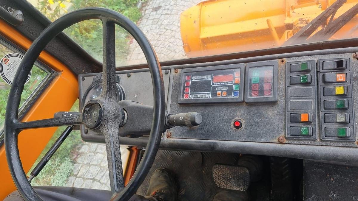 Sandstreuer & Salzstreuer vrste Boki HY1350 Kommunalfahrzeug mit Schneepflug und Sand / Salzstreuer, Gebrauchtmaschine v Göpfritz an der Wild (Slika 4)
