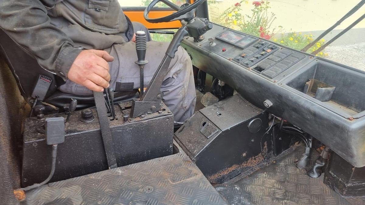 Sandstreuer & Salzstreuer vrste Boki HY1350 Kommunalfahrzeug mit Schneepflug und Sand / Salzstreuer, Gebrauchtmaschine v Göpfritz an der Wild (Slika 5)