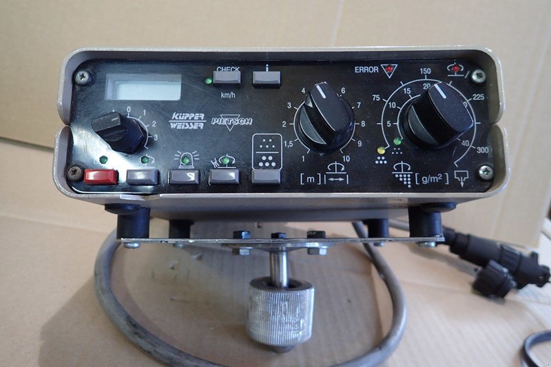 Sandstreuer & Salzstreuer типа Boschung STA80 W10A, Gebrauchtmaschine в Schaan (Фотография 6)