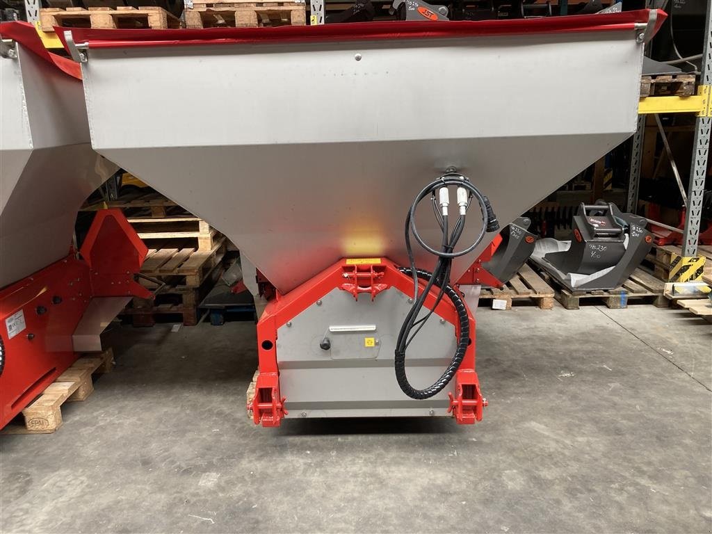 Sandstreuer & Salzstreuer от тип Bredal SGS 2000 Inkl. Lysanlæg, sold og rullepresenning, Gebrauchtmaschine в Roskilde (Снимка 2)