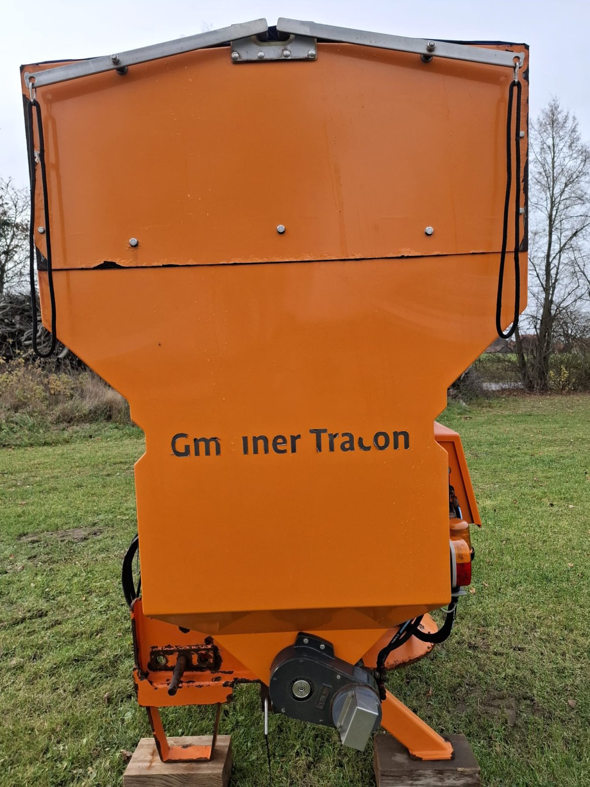 Sandstreuer & Salzstreuer of the type Bucher Tracon 2000, Gebrauchtmaschine in Miltach (Picture 4)