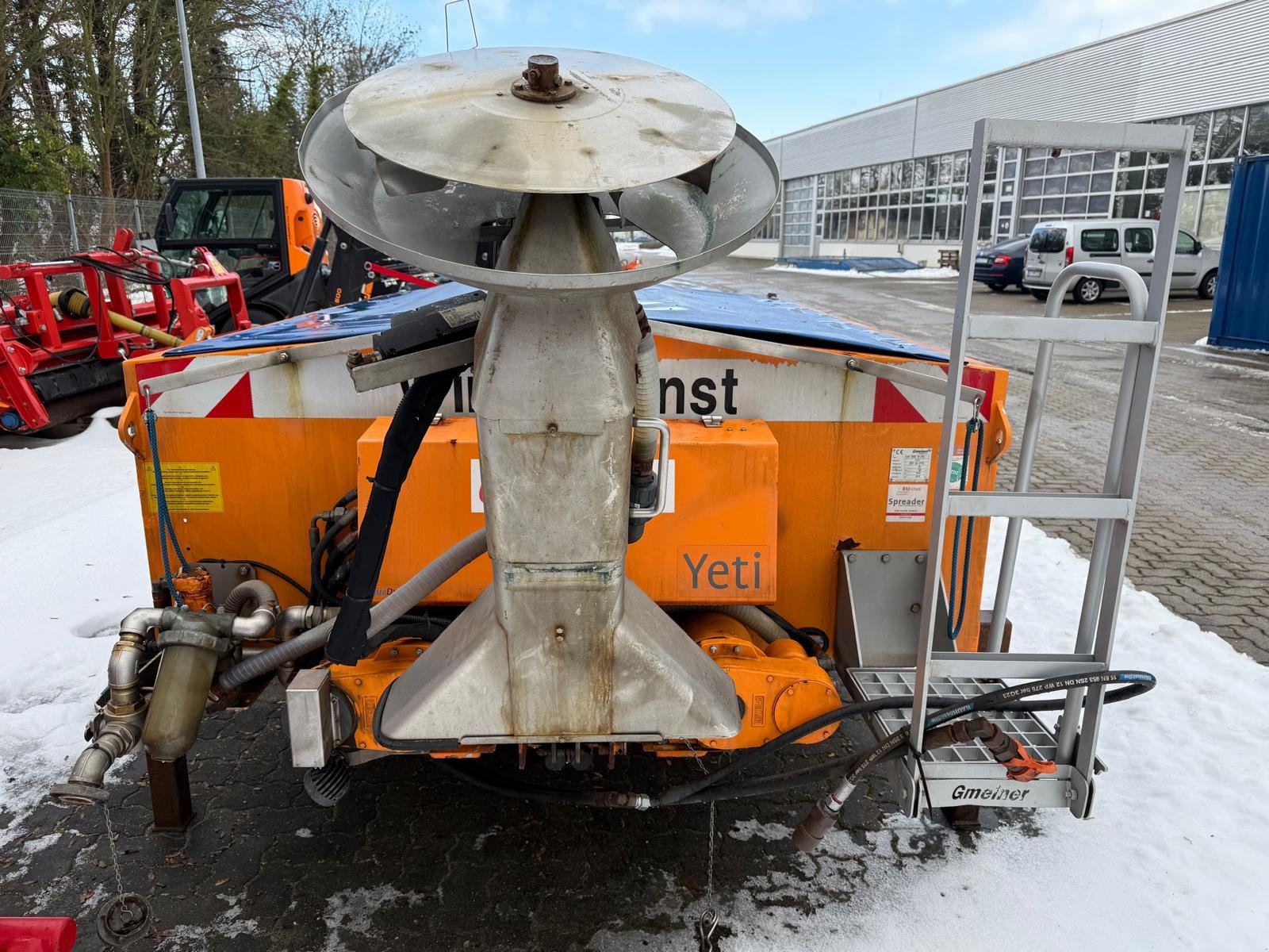 Sandstreuer & Salzstreuer des Typs Bucher Yeti 1800, Gebrauchtmaschine in Wiedemar (Bild 3)