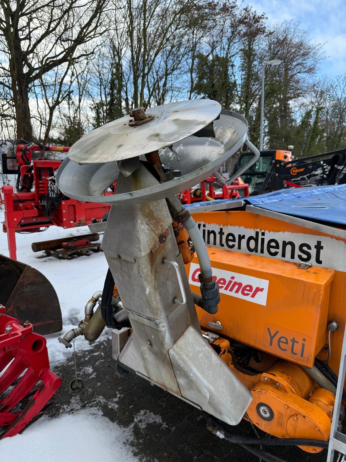 Sandstreuer & Salzstreuer des Typs Bucher Yeti 1800, Gebrauchtmaschine in Wiedemar (Bild 9)
