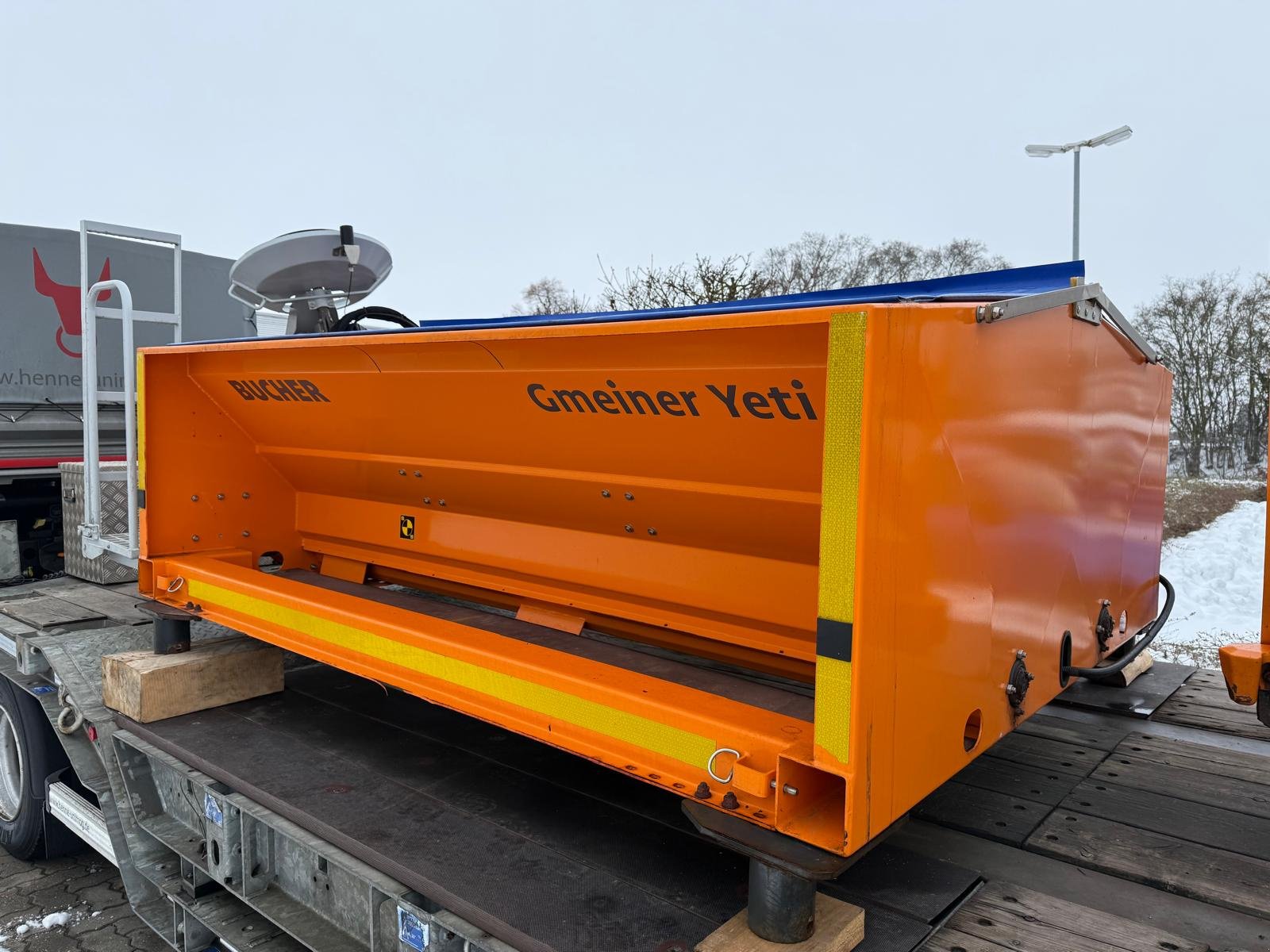Sandstreuer & Salzstreuer des Typs Bucher Yeti 1800W, Gebrauchtmaschine in Wiedemar (Bild 2)